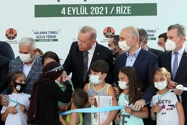 1630790364210.jpg 11 yaşındaki Fatma Zehra Günaydın Erdoğan'ın yanına gidebilmek için gözyaşlarını tutamadı: Çok duygulandım - 3