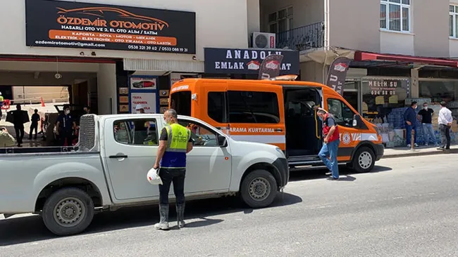 istanbulda-buyuk-panik-oto-yikamada-cokme-oldu-2-bina-bosaltildi-1621859396970.jpg İstanbul’da büyük panik! Oto yıkamada çökme oldu, 2 bina boşaltıldı - 2