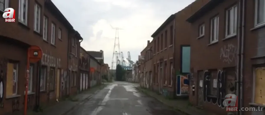 Hayalet kasabada 20 kişi kaldı! İşte ilginç hikayesi 12