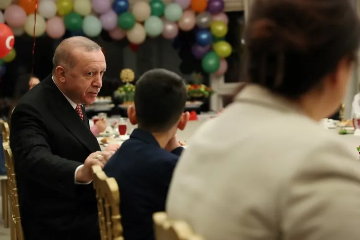 Başkan Erdoğan 23 Nisan Ulusal Egemenlik ve Çocuk Bayramı'nda çocuklarla iftarda buluştu