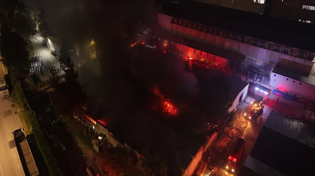 Bursa'da tekstil deposunda yangın