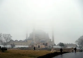 Edirne ve Tekirdağ'da sis etkili oldu