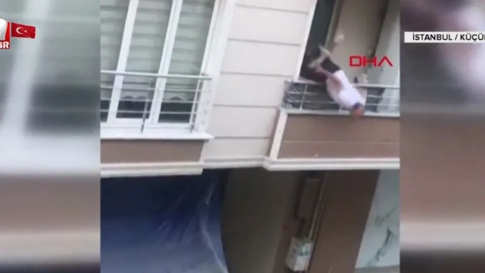 Halkalı’da akrabalarıyla tartışan kişi balkonundan böyle düştü