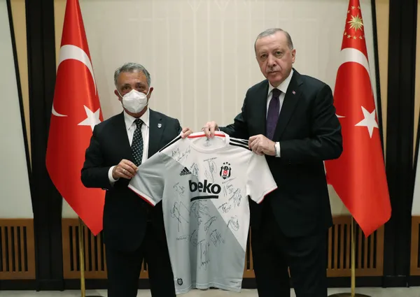 son-dakika-taraftarlar-statla-ne-zaman-bulusuyor-baskan-erdogandan-flas-aciklama-1621523816939.jpg Son dakika: Taraftarlar statla ne zaman buluşuyor? Başkan Erdoğan'dan flaş açıklama - 1