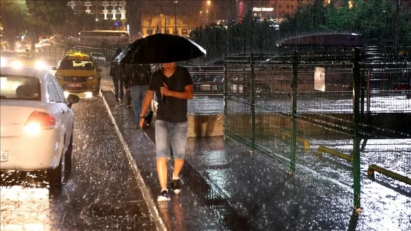 1634061841783.jpg İstanbul'da sağanak yağış etkisini artırıyor! Trafikte sürücüler zor anlar yaşıyor! İstanbul'da sağanak yağış ne zaman sona erecek? - 4