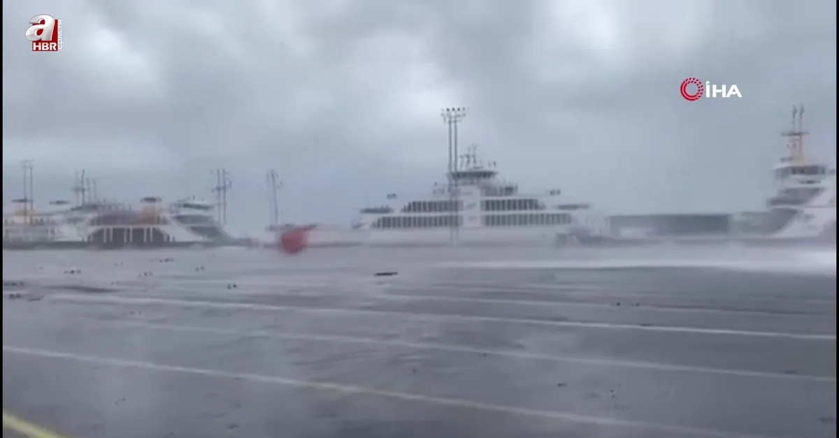 Yalova’daki fırtınadan çarpıcı görüntüler