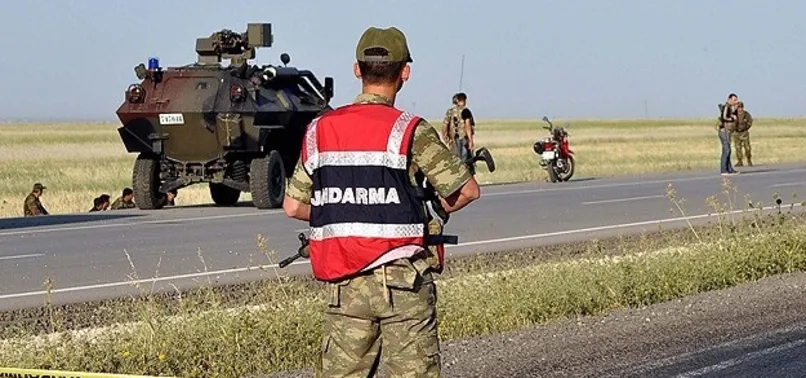 Hakkari'de bomba yüklü araç imha edildi