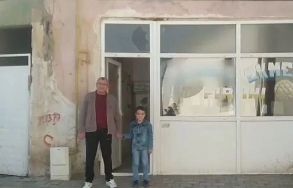 sivasta-sehre-inen-ayi-panigi-firinin-kapisini-acinca-karsisinda-buldu-1668505664447.jpg Sivas’ta şehre inen ayı paniği! Fırının kapısını açınca karşısında buldu - 2