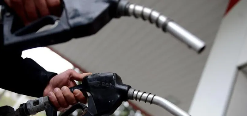 Son dakika: Araç sahipleri dikkat: Motorine indirim yapıldı! Bu gece yarısından itibaren geçerli