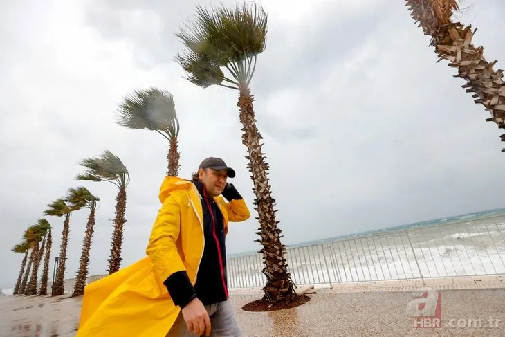 Bir yılda yağan yağmur 1 günde yağdı! Kırmızı kodla uyarılan Antalya’da son 3 yılın rekoru kırıldı