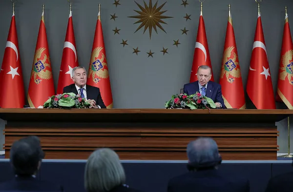 son-dakika-karadag-cumhurbaskani-milo-cukanovic-turkiyede-baskan-erdogandan-onemli-aciklamalar-1672411235127.jpg Son dakika: Karadağ Cumhurbaşkanı Milo Cukanoviç Türkiye'de! Başkan Erdoğan'dan önemli açıklamalar - 1