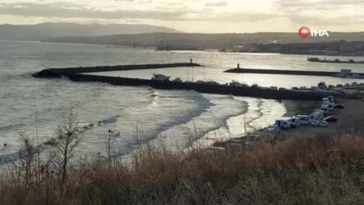 Marmara Denizi ulaşımına poyraz fırtınası engeli