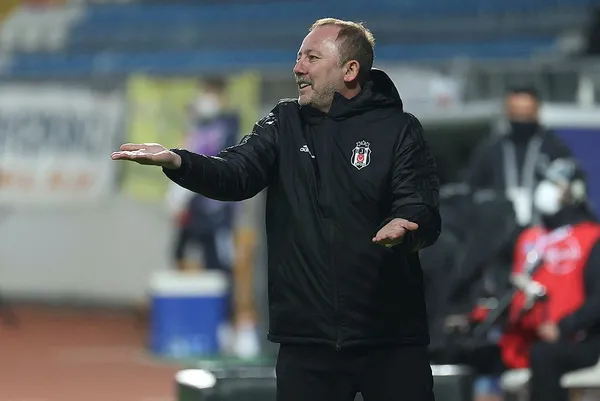 1617575968300.jpg Beşiktaş Teknik Direktörü Sergen Yalçın'dan Kasımpaşa maçı sonrası hakem yorumu: Türk futbol tarihinde bir ilki yaşadık - 1