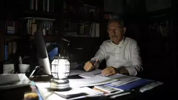 1651160493653.jpeg Bakan Mustafa Varank'tan Kılıçdaroğlu'nun elektrikli algı operasyonuna yanıt: İstanbul'da suyu kesik olan 400 bin kişiden para almayın - 1