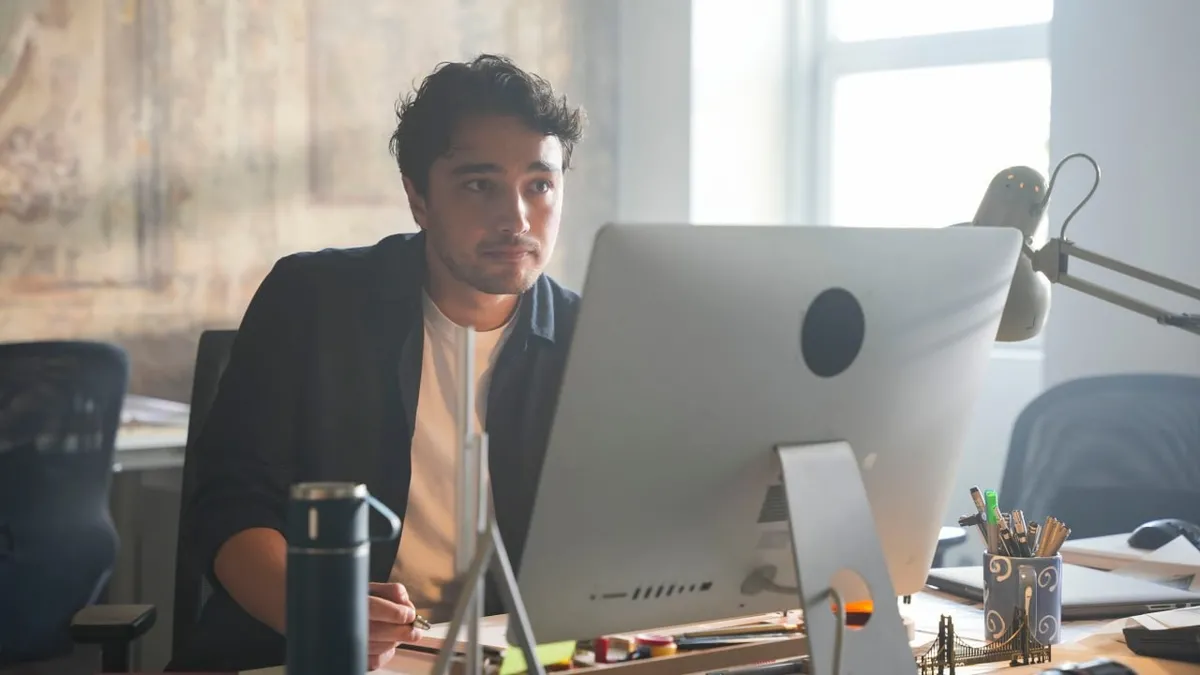 Burak Dadak Karadut dizisinde Bora rolüne hayat veriyor!