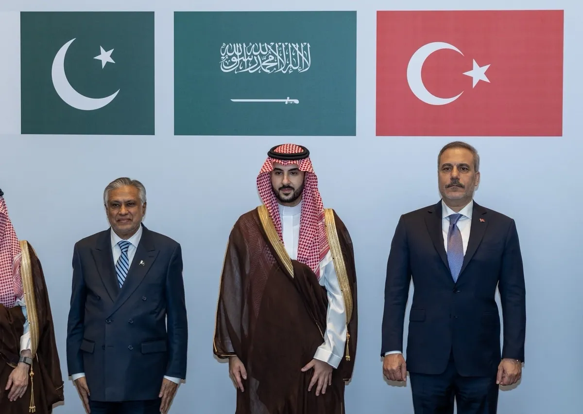 israilli-bakan-smotrichten-turkiye-itirafi-erdogan-trump-iliskisine-ve-turk-donanmasina-dikkat-cekti-yunanista-1792484005775.jpg Suudi Arabistan'da Pakistan, Türkiye ve Suudi Arabistan arasındaki Mekke İttifakı'nın Stratejik Siyasi ve Savunma Komitesi toplantısı yapıldı. (Foto: İHA)