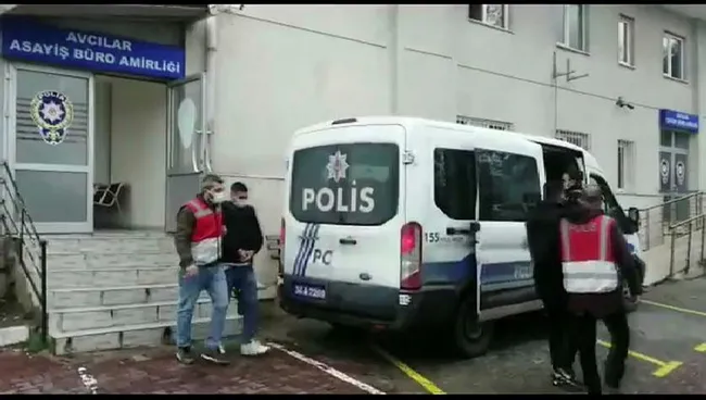 İstanbul’da sokak ortasında silahlı çatışma kamerada: 1 kişi hayatını kaybetti - 2