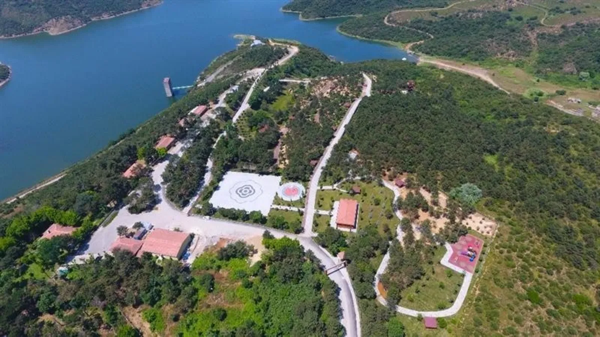 İstanbul'da nefes aldıran serinlik! Vatandaşlar mesire alanlarına ve millet bahçelerine akın etti