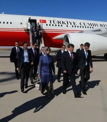 Başbakan Davutoğlu konsolosluk personeliyle buluştu