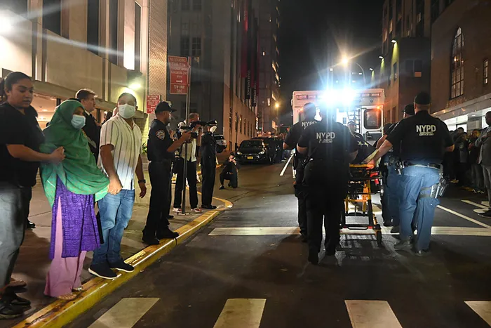 new-yorkta-silahli-saldiri-gokdelendeki-catismada-6-olu-1753768015908.jpg FOTO: REUTERS