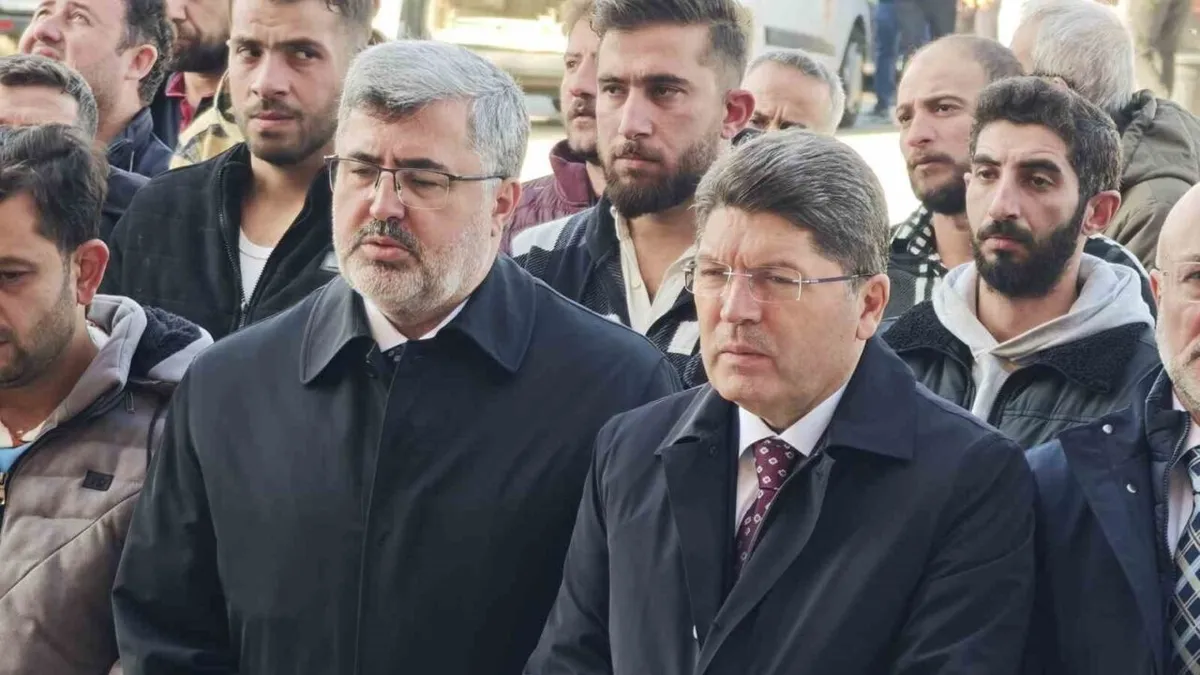 Bakan Tunç vefat eden vatandaşların cenaze törenlerine katıldı