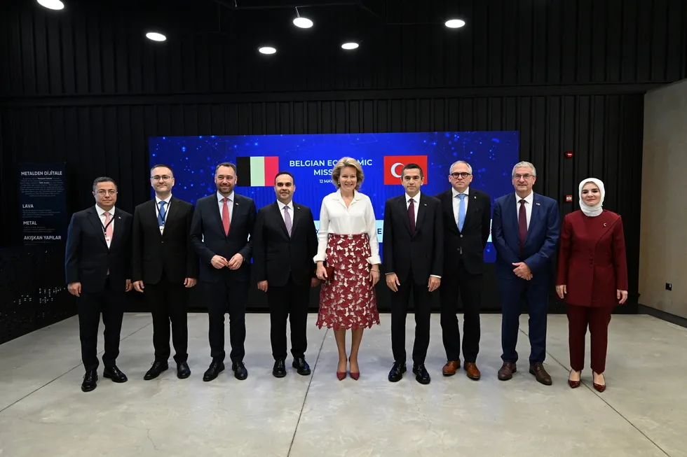 belcika-kralicesi-mathilde-mext-teknoloji-merkezini-ziyaret-etti-1778584882121.jpg Belçika Kraliçesi Mathilde MEXT Teknoloji Merkezi’ni Ziyaret Etti - 1