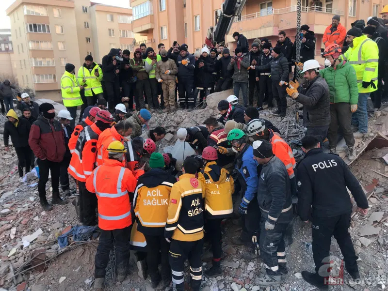 6. günde mucize kurtuluşlar! Arama kurtarma çalışmaları sürüyor 3