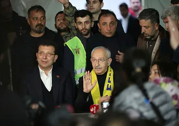 Hatay'daki depremzedelerden Kılıçdaroğlu'na tepki: Çadırlara uğramadılar! Halk yağmurun altında kaldı