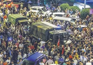 Darbeci yüzbaşıdan ‘halkı ezin’ emri!..