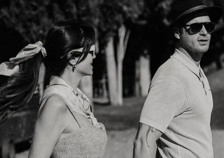 "Resmen film karesi gibi" Başak Dizer ve Kıvanç Tatlıtuğ'dan İtalya'da nostaljik pozlar