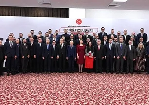 Bahçeli MHP'deki enstitülerin temsilcileriyle bir araya geldi