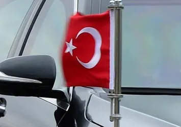 Türk bayrağına saldırı girişimi