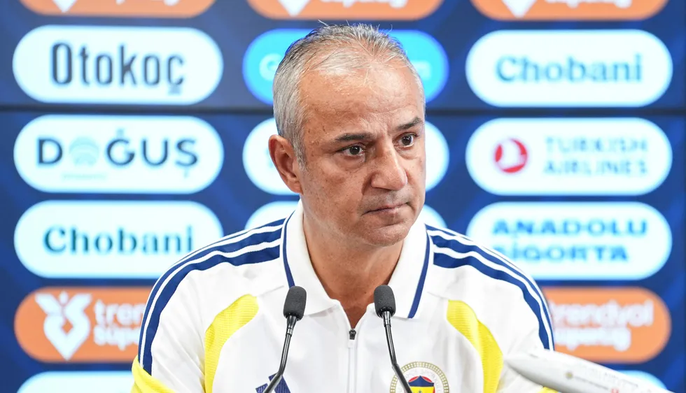 kadikoyde-derbi-soku-ismail-kartal-taraftardan-ozur-diledi-1788645059359.jpg Kadıköy'de derbi şoku: İsmail Kartal taraftardan özür diledi - 2