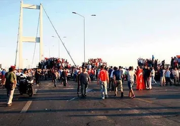 Milli irade Boğaziçi Köprüsü'nde buluşuyor