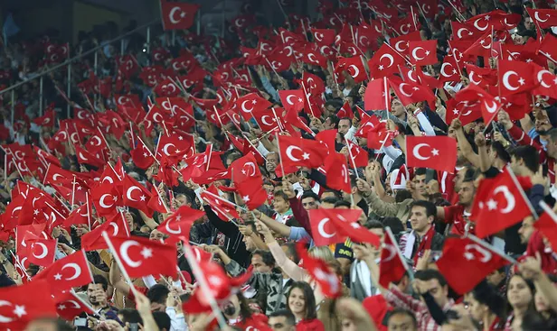 Hollanda - Türkiye maçı ne zaman, saat kaçta? 2022 FIFA Dünya Kupası Elemeleri milli maç hangi kanalda, şifreli mi?