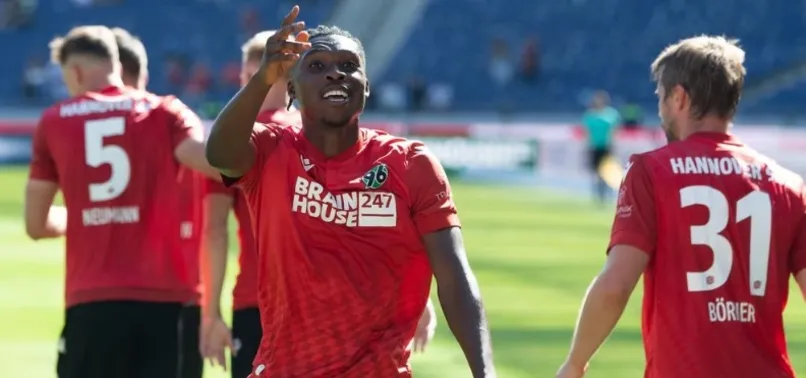 Galatasaray'ın solu Derrick Köhn'e emanet! Defanstaki soruna Almanya'dan çözüm! İşte teklif...