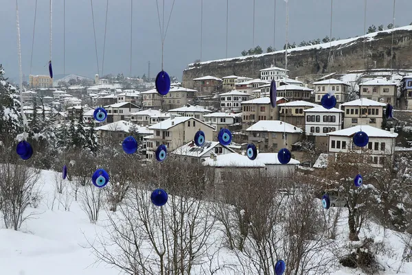 1642777618936.jpg Yoğun kar yağışı sonrası araçlarını ancak 4 gün sonra çıkartabildiler! Kar kalınlığı 150 santimetreye ulaştı - 1