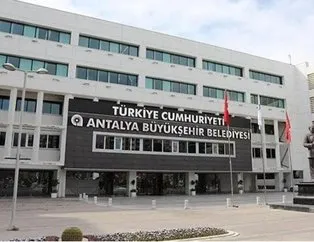 Baba-oğul rüşvetleri sevgililerine saçtı