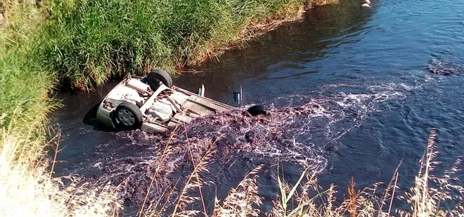 Tekirdağ’da otomobil dereye uçup suya gömüldü! Yüzerek karaya çıktılar