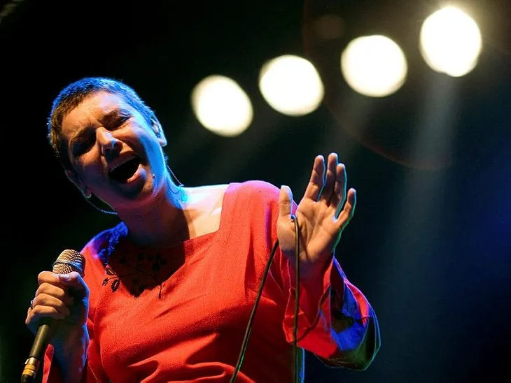 İrlandalı ünlü şarkıcı Sinead O'Connor vefat etti! 2018'de Müslüman olmuştu