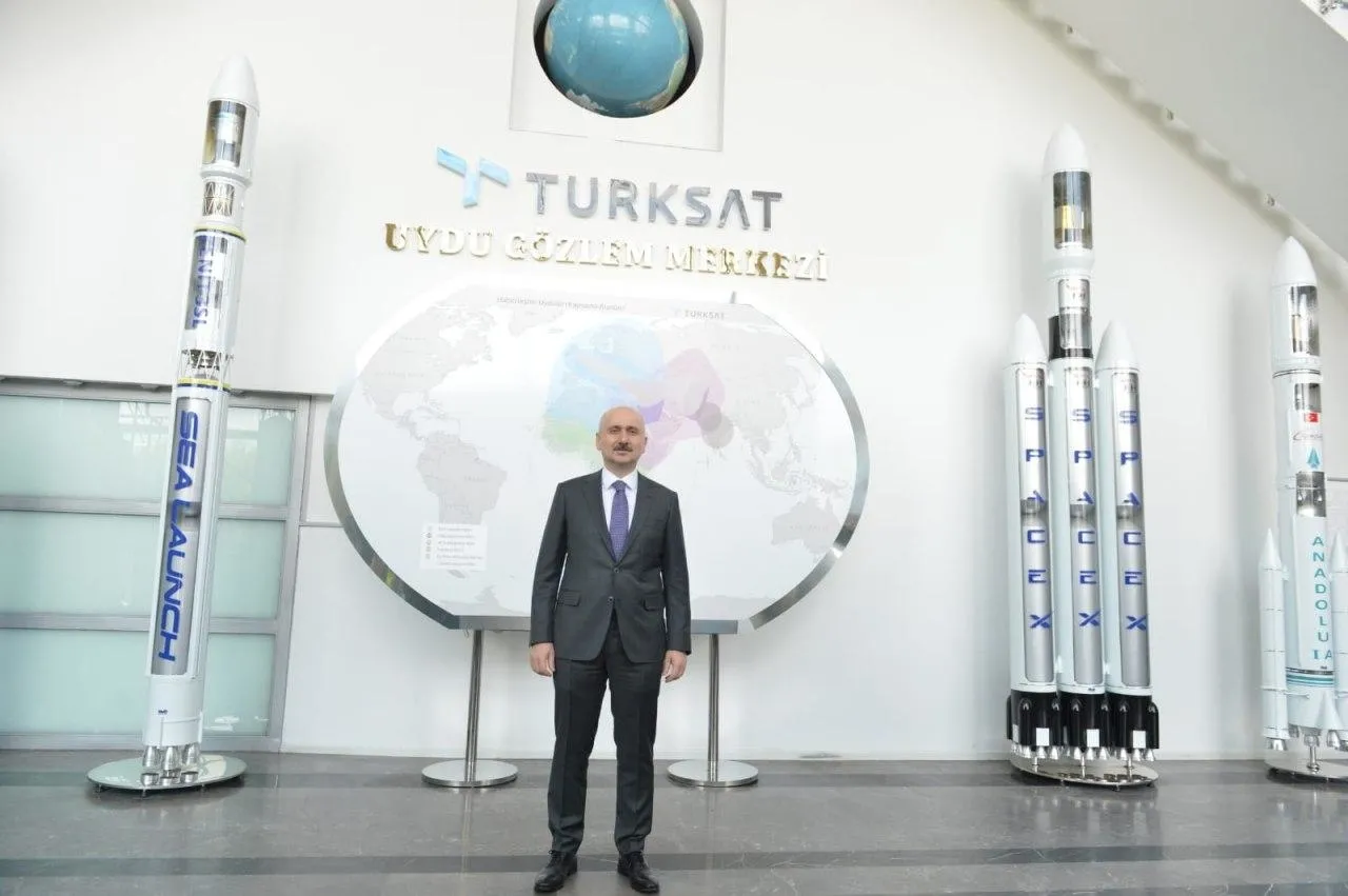 Ulaştırma ve Altyapı Bakanı Karaismailoğlu: Türkiye’yi daha aydınlık bir geleceğe taşıyacak