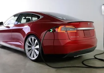 Tesla, ABD'nin en değerli otomotiv firması oldu