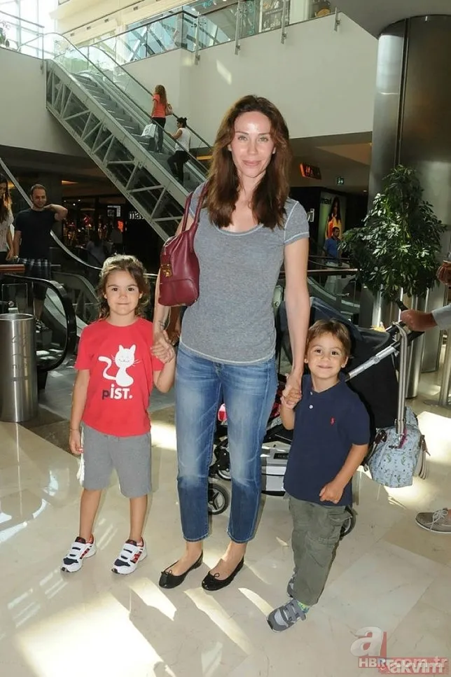 Arda Turan ve Aslıhan Doğan’ın oğulları Hamza Arda Ege sahillerinde ilgi odağı oldu 13