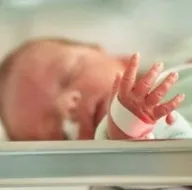 1 yaşındaki bebeğine çamasır suyu içirdi