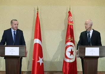 Başkan Erdoğan'dan Tunus heyetine "sigarayı bırakın" tavsiyesi