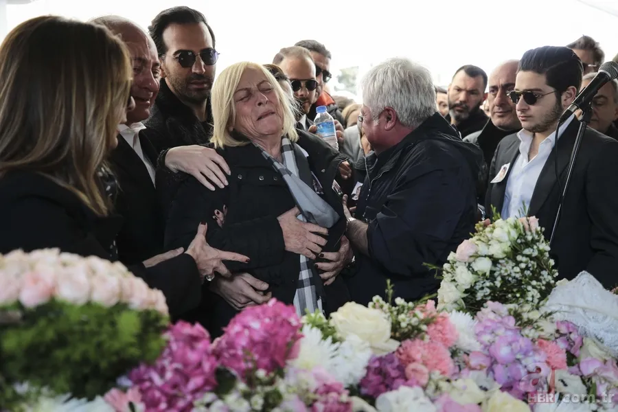 Faciada hayatını kaybeden Mina Başaran ve arkadaşları son yolculuklarına uğurlandı 18