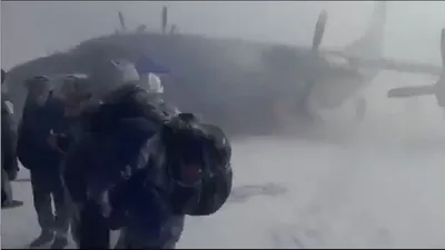 Kargo uçağı pistten çıktı