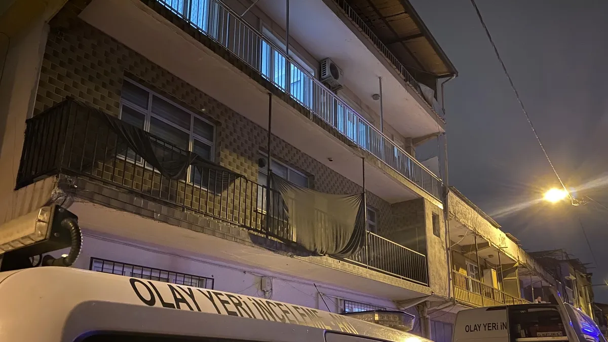 Baba-Oğul kavgası kanlı bitti! Babasını bıçakladı: 1 ağır yaralı