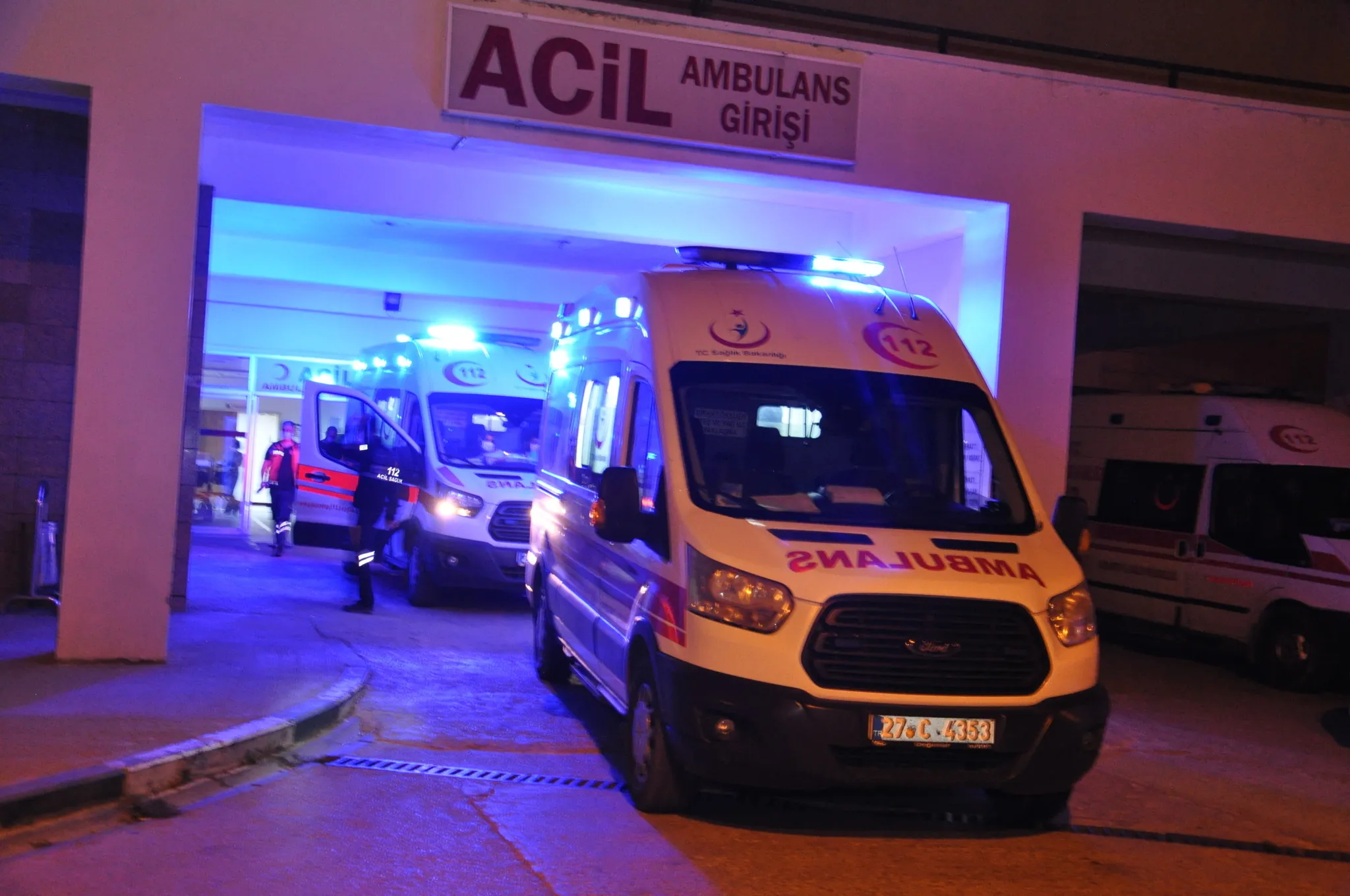 Husumetli iki grup arasında başlayan kavga kanlı bitti: 2 ölü, 1 yaralı!