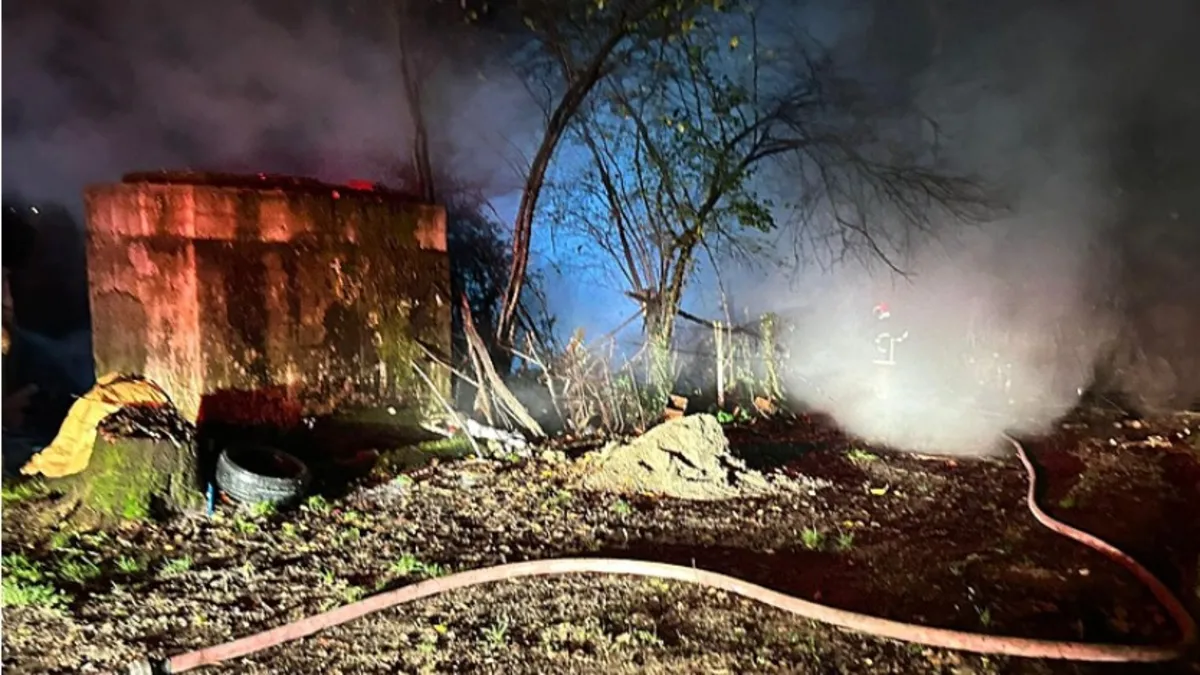 Bartın'da yıldırım felaketi! 2 araç küle döndü